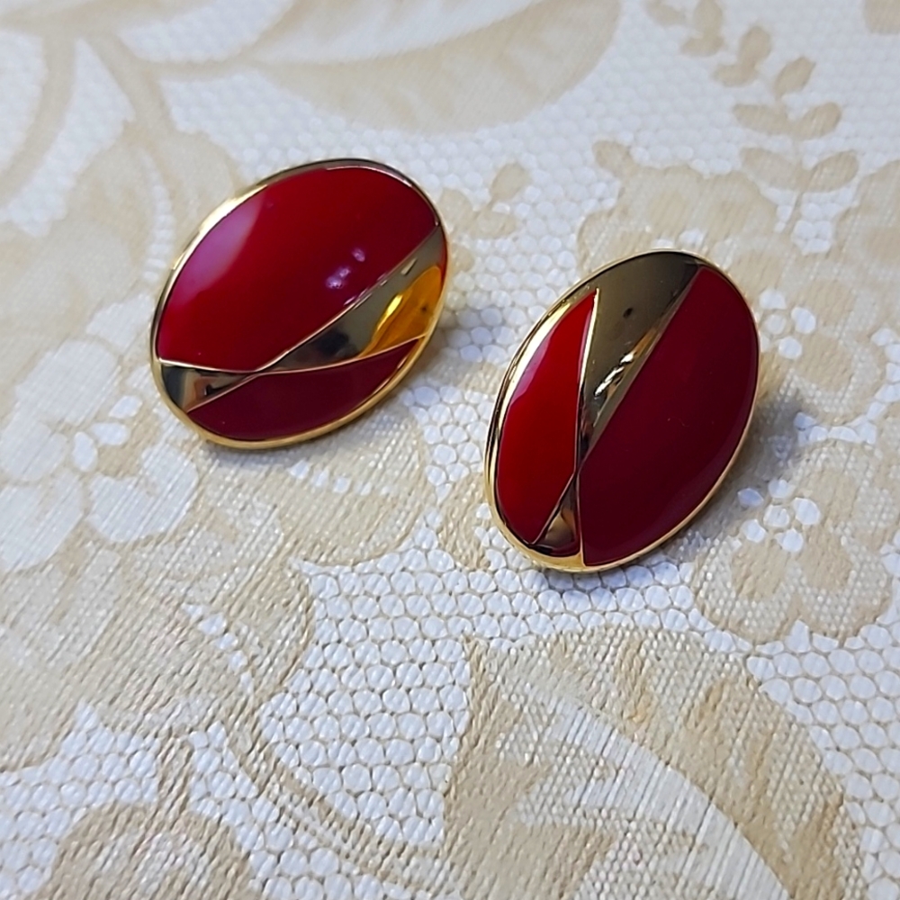 80's Green Enamel Earrings.